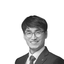 Director Hwan Soo Kim