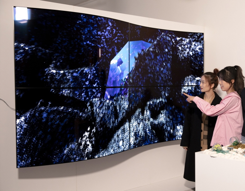 Data-driven Art Looks Absolutely Stunning on OLEDs - LG Display Newsroom